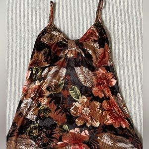 Floral velvet tank top size!
